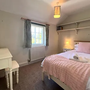 Charming 2 Bedroom With Parking Cambridge (Cambridgeshire)