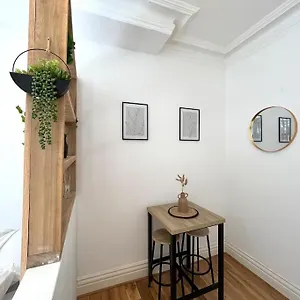 Flat 12, 10 St John's Road Bournemouth