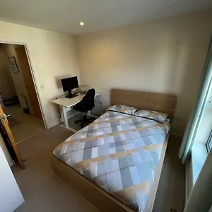 2 Bedroom Flat Next To Train Station & Gated Parking Cambridge (Cambridgeshire)