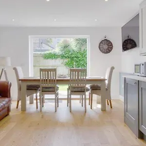Newly Renovated 3 Bedroom Victorian Detached House Bournemouth