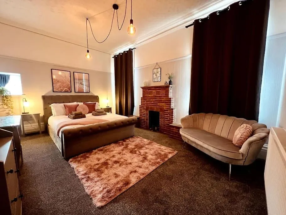 Apartment The Retreat - Large Luxury Apartment, Two Mins From Beach Bournemouth United Kingdom
