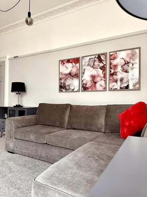 The Retreat - Large Luxury Apartment, Two Mins From Beach Bournemouth 0*,  United Kingdom